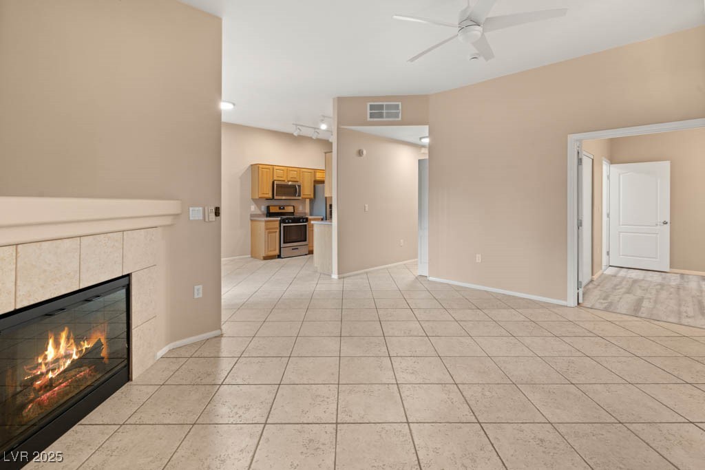 2305 West Horizon Ridge Parkway 2712