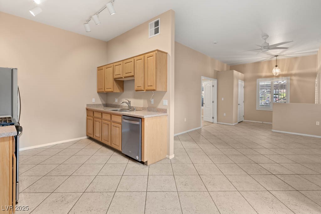 2305 West Horizon Ridge Parkway 2712