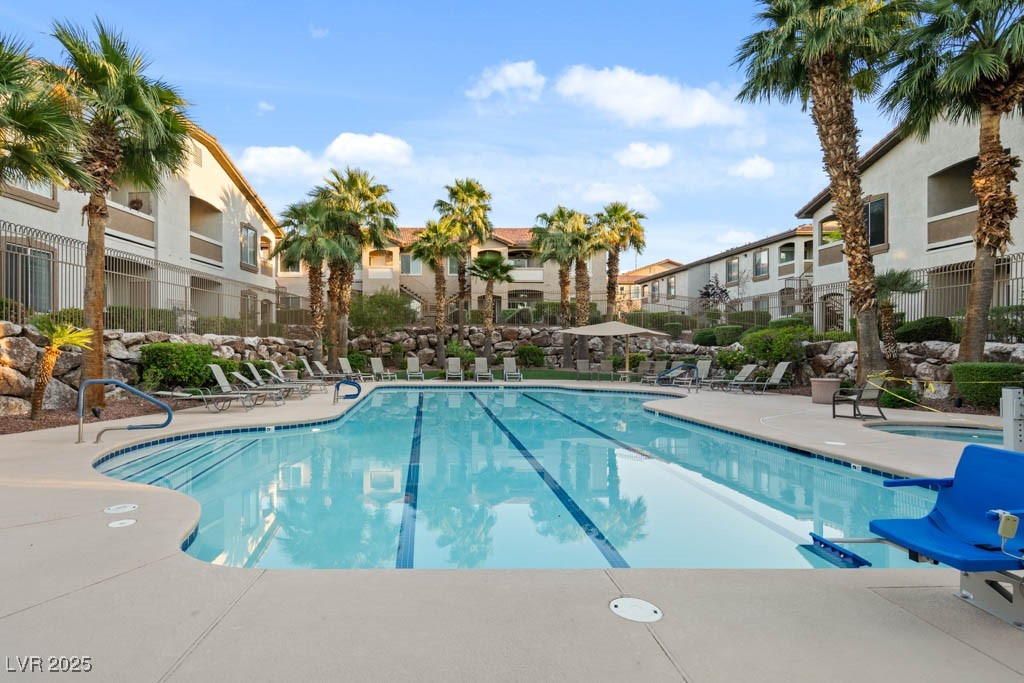 2305 West Horizon Ridge Parkway 2712
