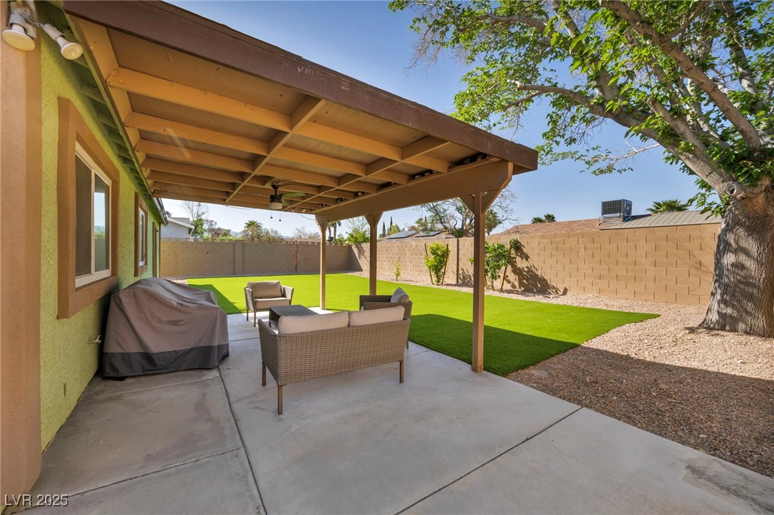 6520 Ouida Way