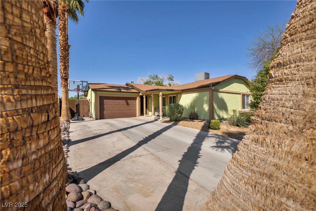 6520 Ouida Way