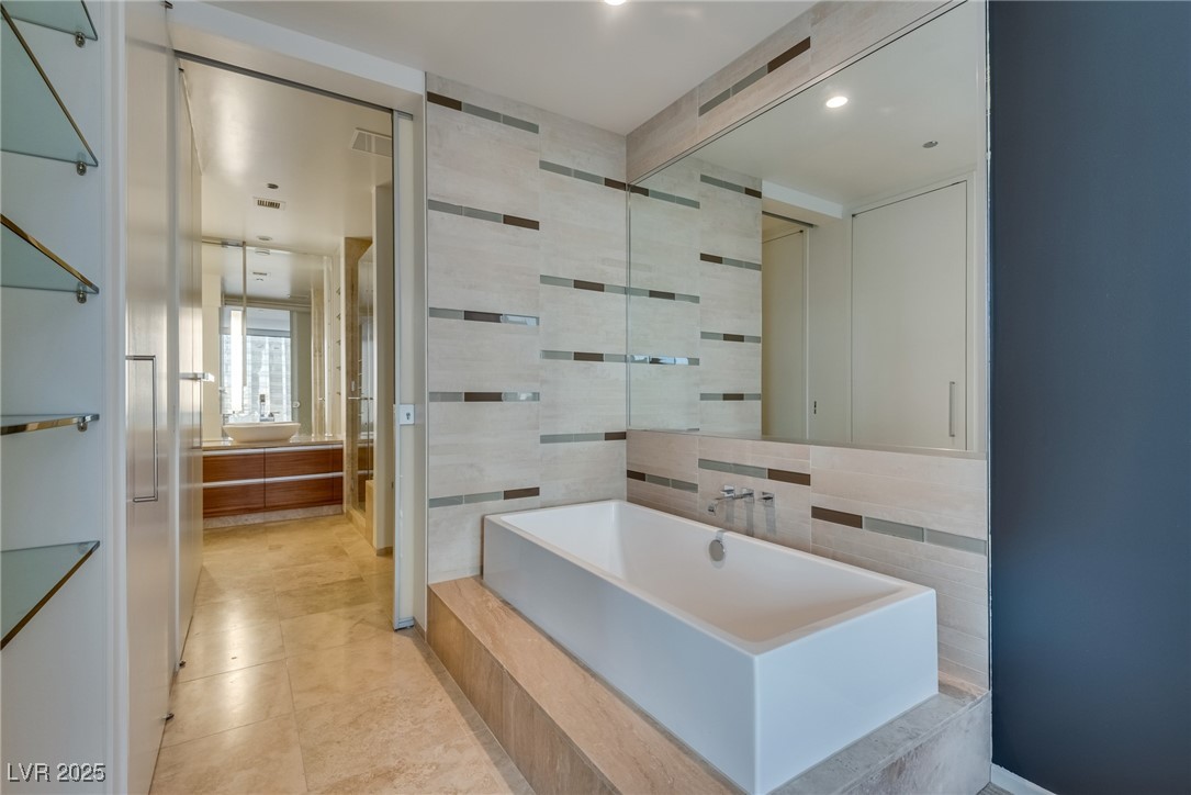 3726 Las Vegas Boulevard 2702