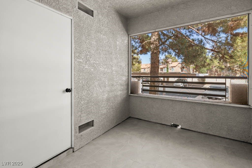 3320 South Fort Apache Road 125