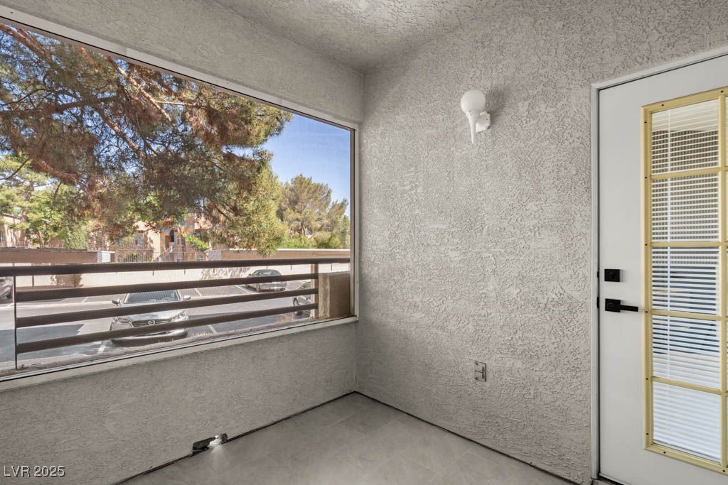 3320 South Fort Apache Road 125