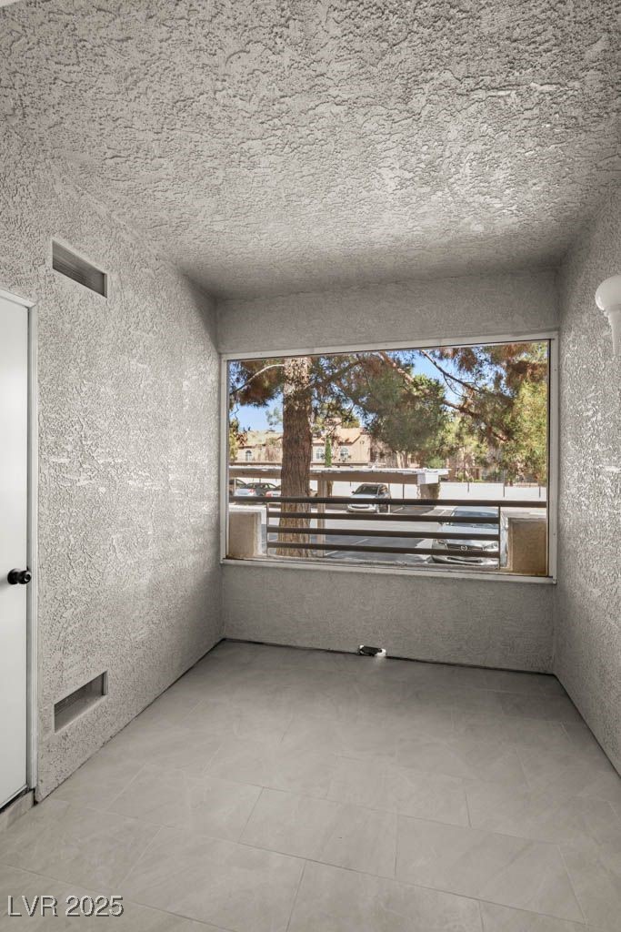 3320 South Fort Apache Road 125