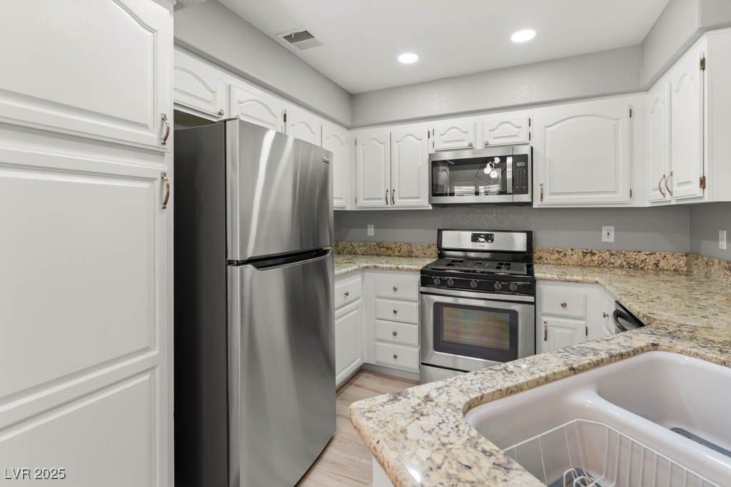 3320 South Fort Apache Road 125