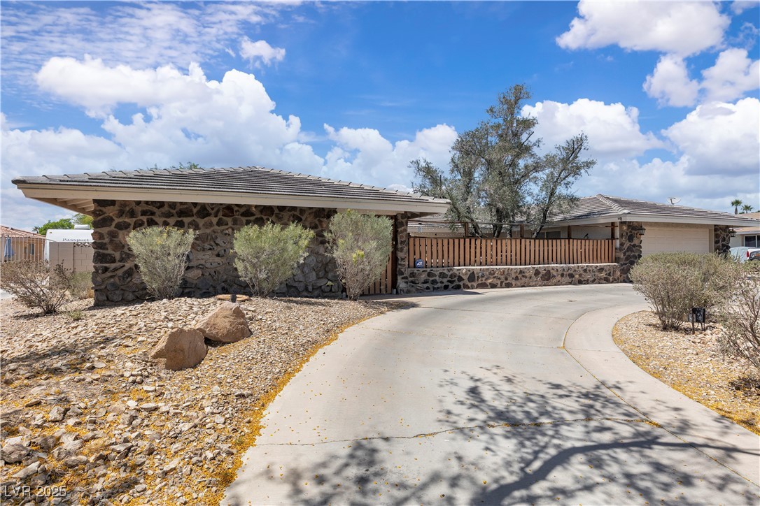 3845 South Torrey Pines Drive