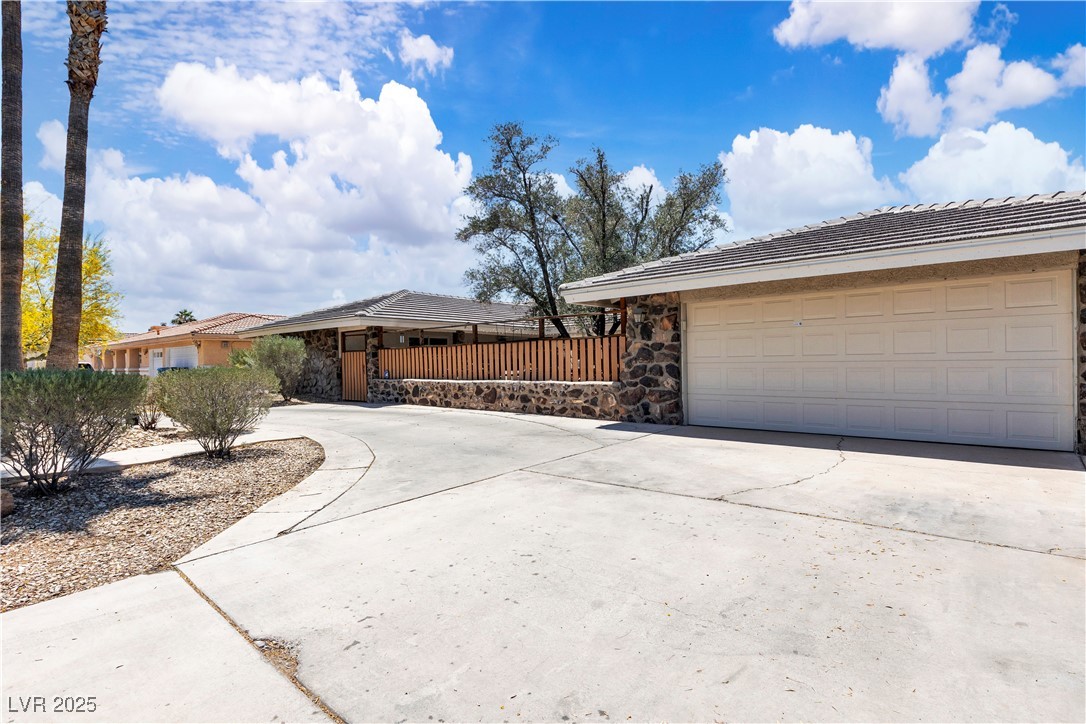 3845 South Torrey Pines Drive