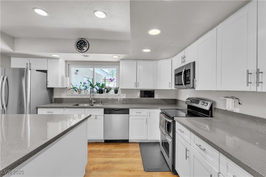 3845 South Torrey Pines Drive