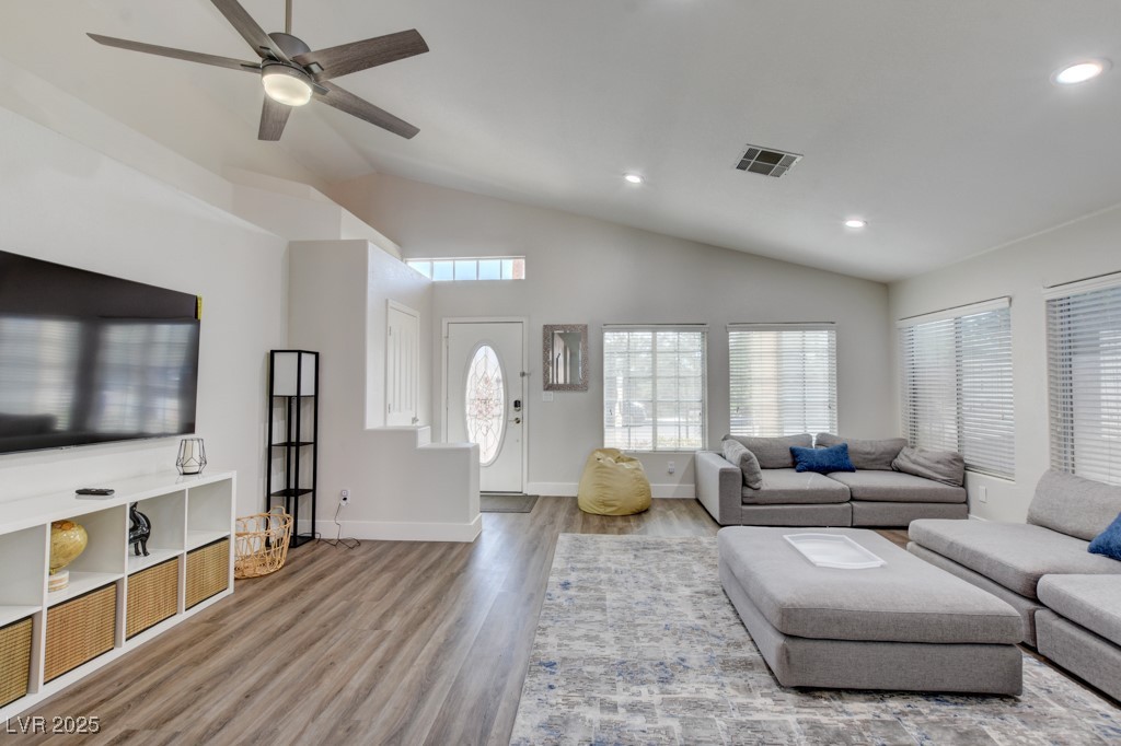 9204 Sapphire Point Avenue