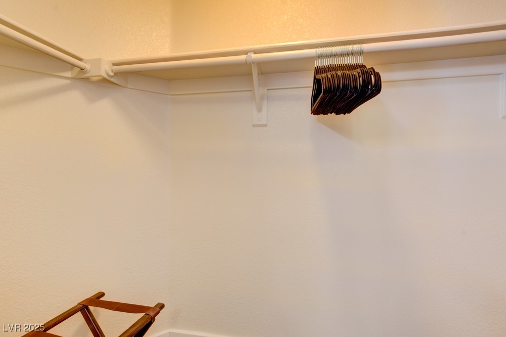 9204 Sapphire Point Avenue