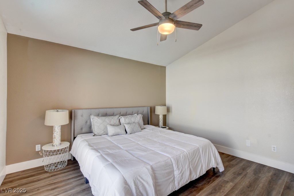 9204 Sapphire Point Avenue