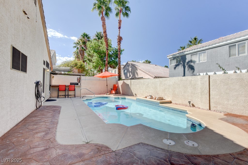 9204 Sapphire Point Avenue