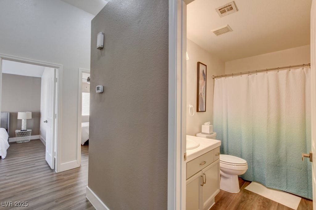 9204 Sapphire Point Avenue