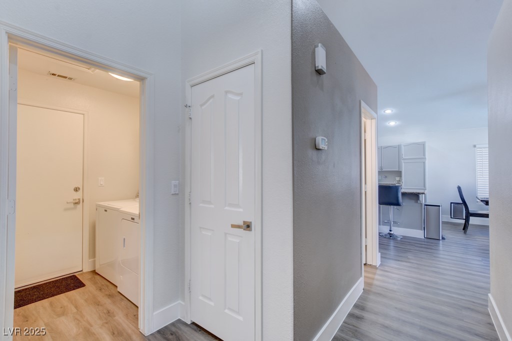 9204 Sapphire Point Avenue