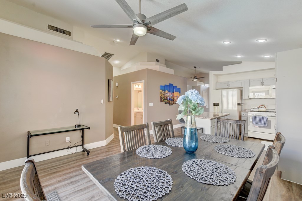 9204 Sapphire Point Avenue