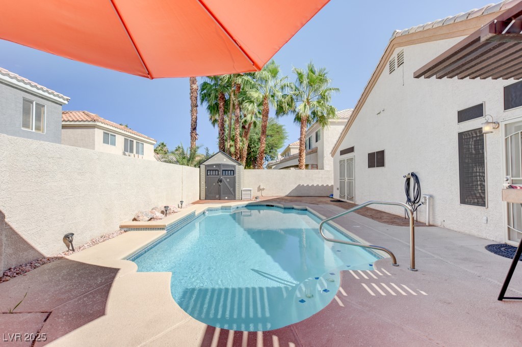 9204 Sapphire Point Avenue