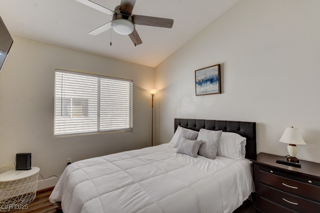 9204 Sapphire Point Avenue