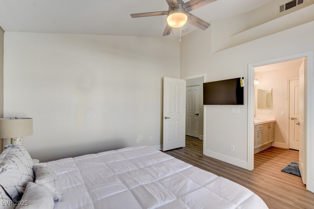 9204 Sapphire Point Avenue