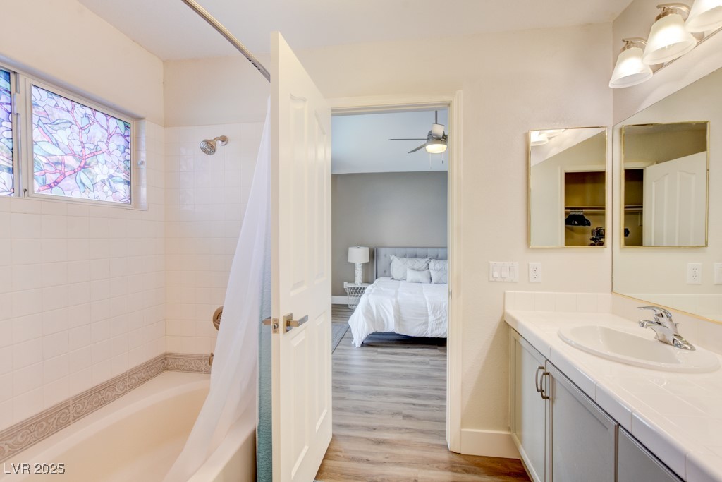 9204 Sapphire Point Avenue