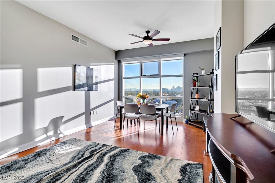 150 Las Vegas Boulevard 1711