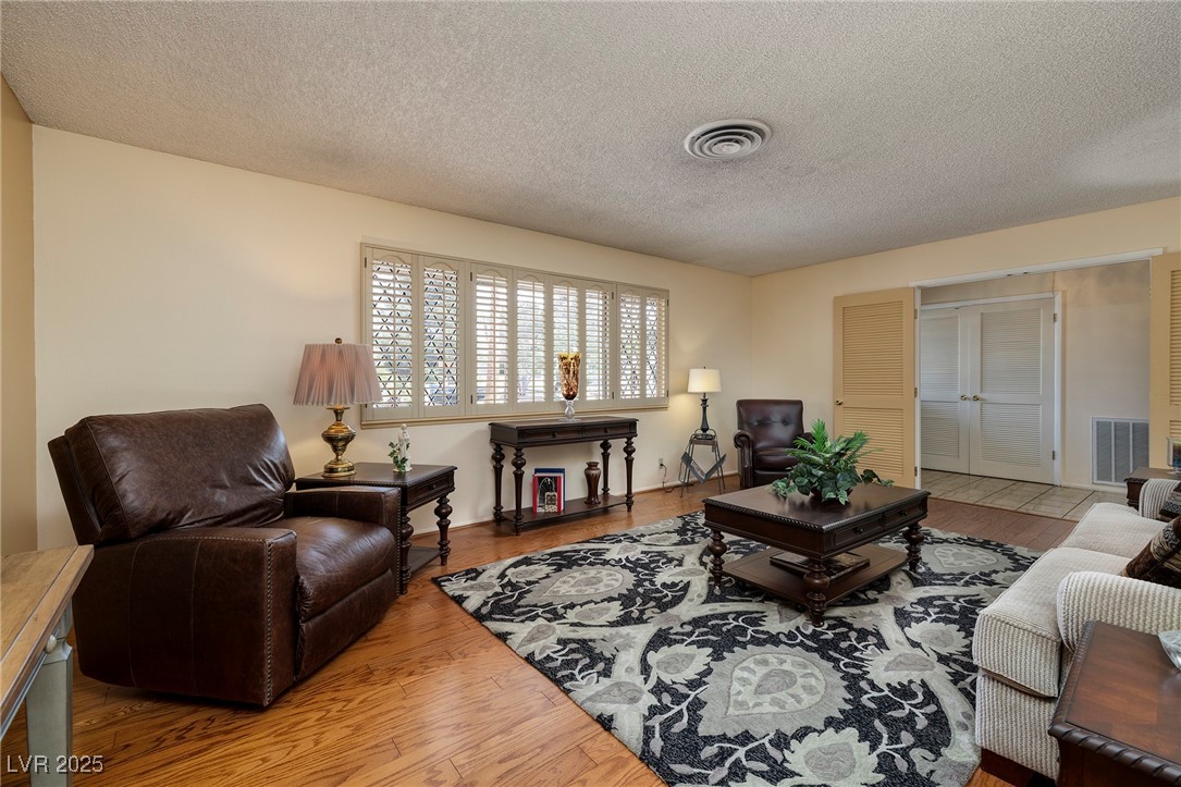 4219 East Pinecrest Circle