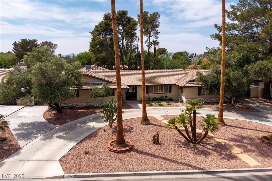 4219 East Pinecrest Circle