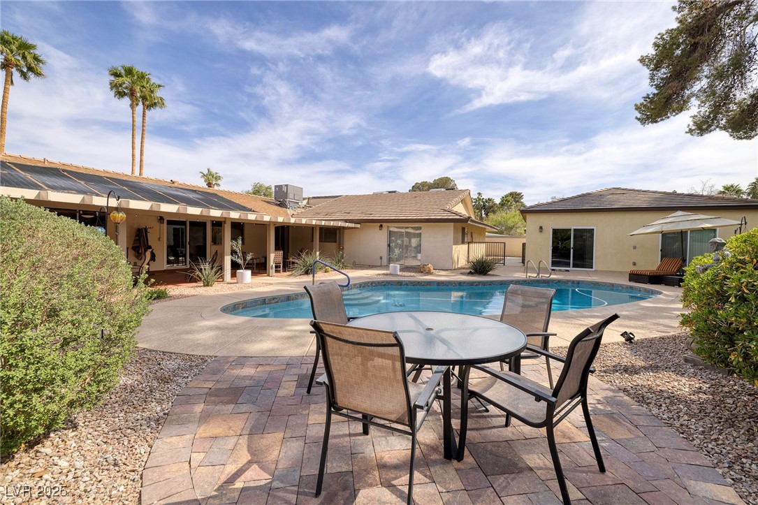 4219 East Pinecrest Circle