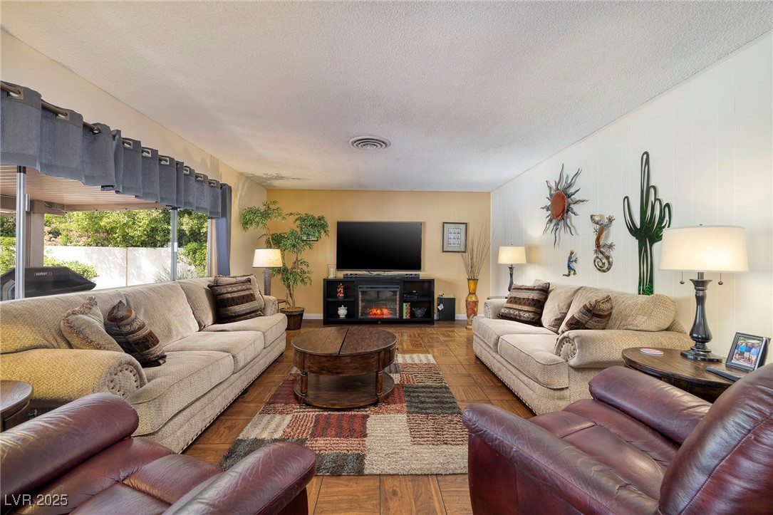 4219 East Pinecrest Circle