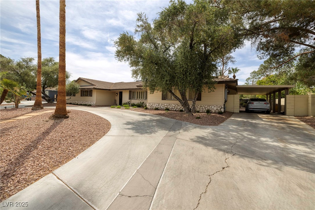 4219 East Pinecrest Circle