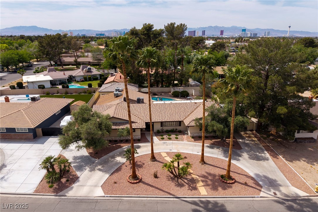 4219 East Pinecrest Circle