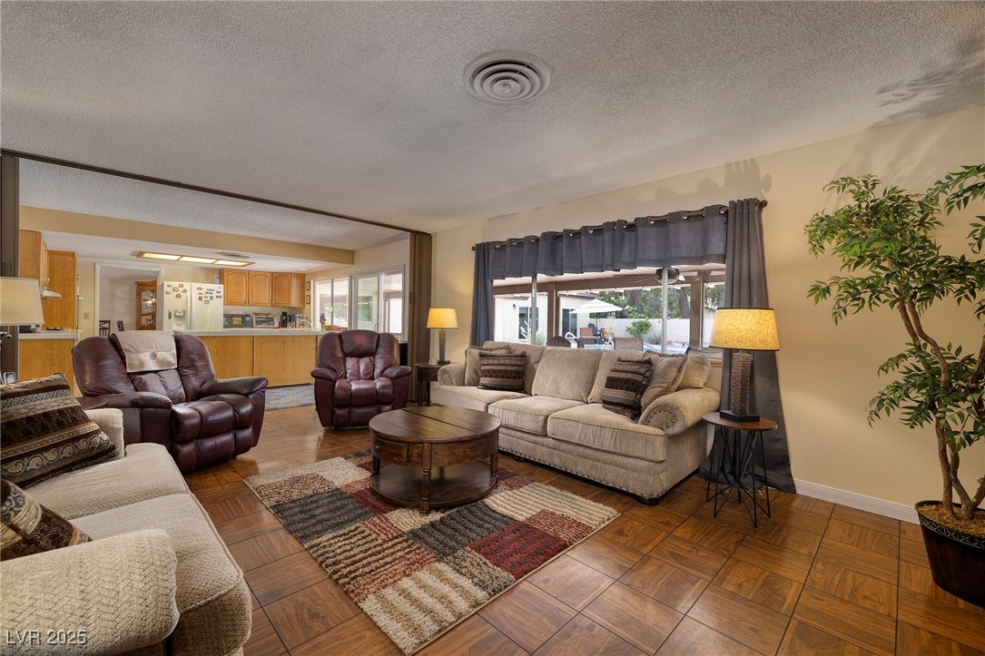 4219 East Pinecrest Circle