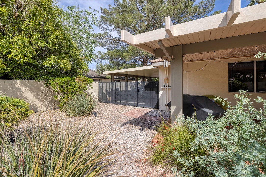 4219 East Pinecrest Circle