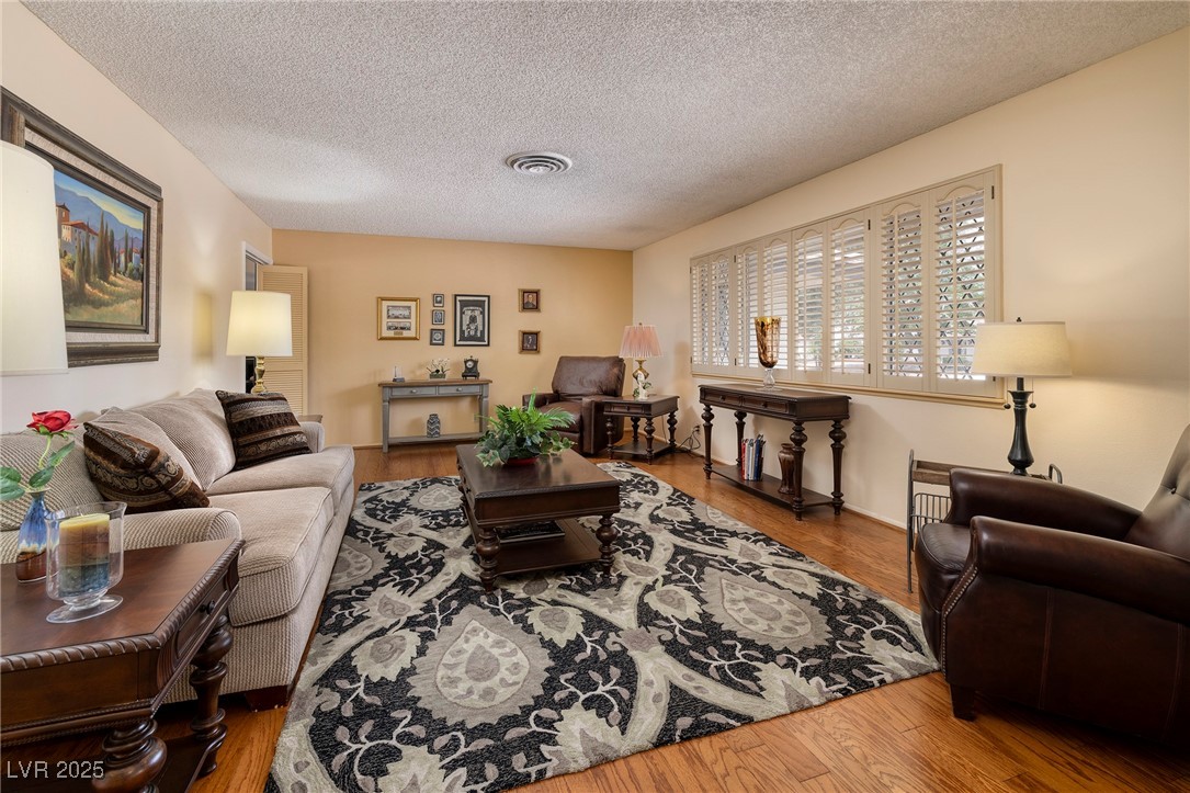 4219 East Pinecrest Circle