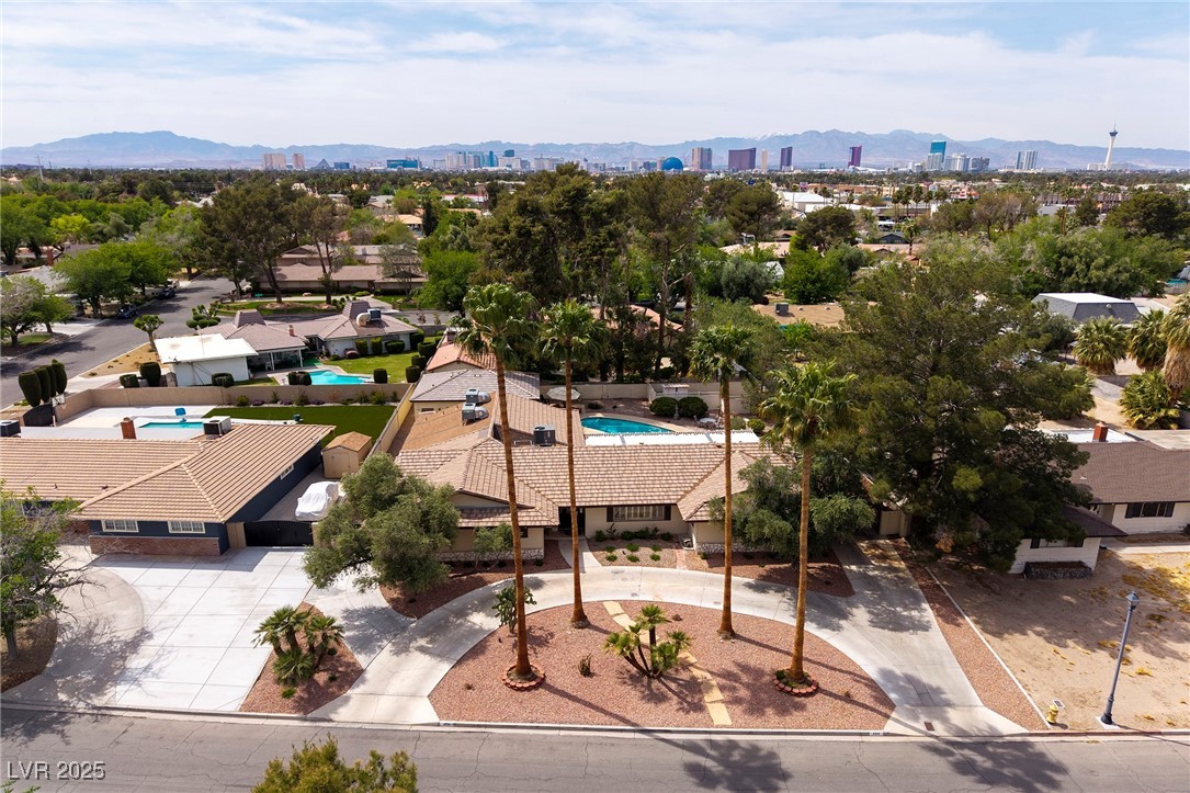 4219 East Pinecrest Circle