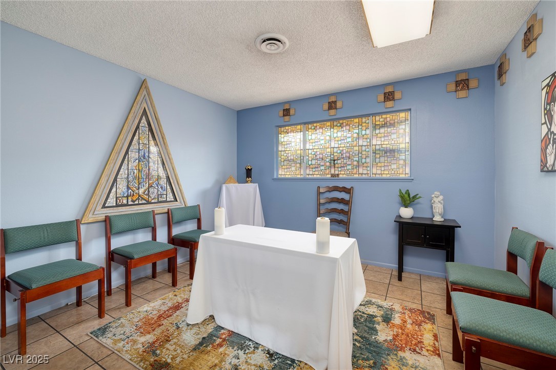 4219 East Pinecrest Circle