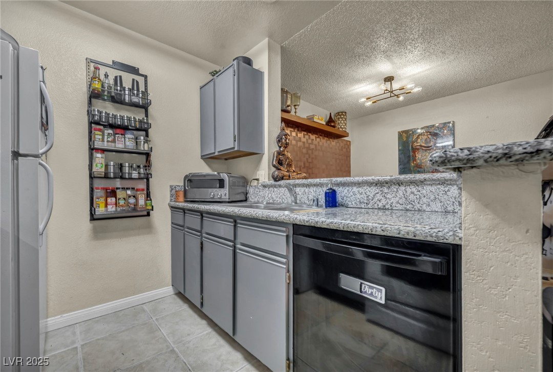 2200 South Fort Apache Road 2041