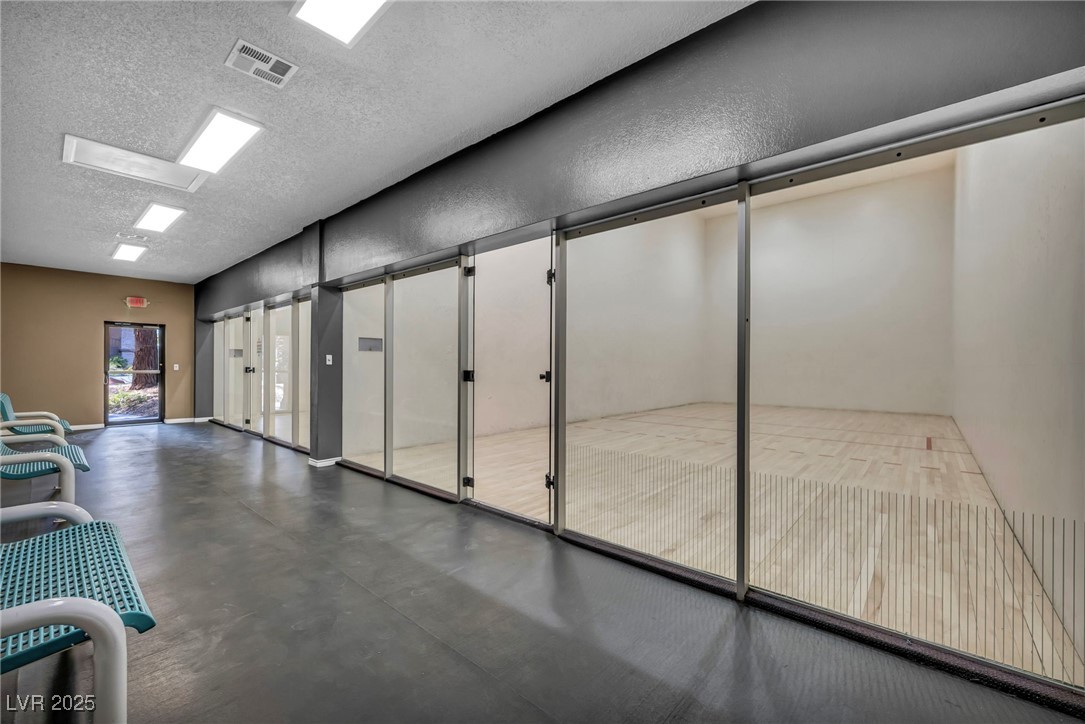 2200 South Fort Apache Road 2041