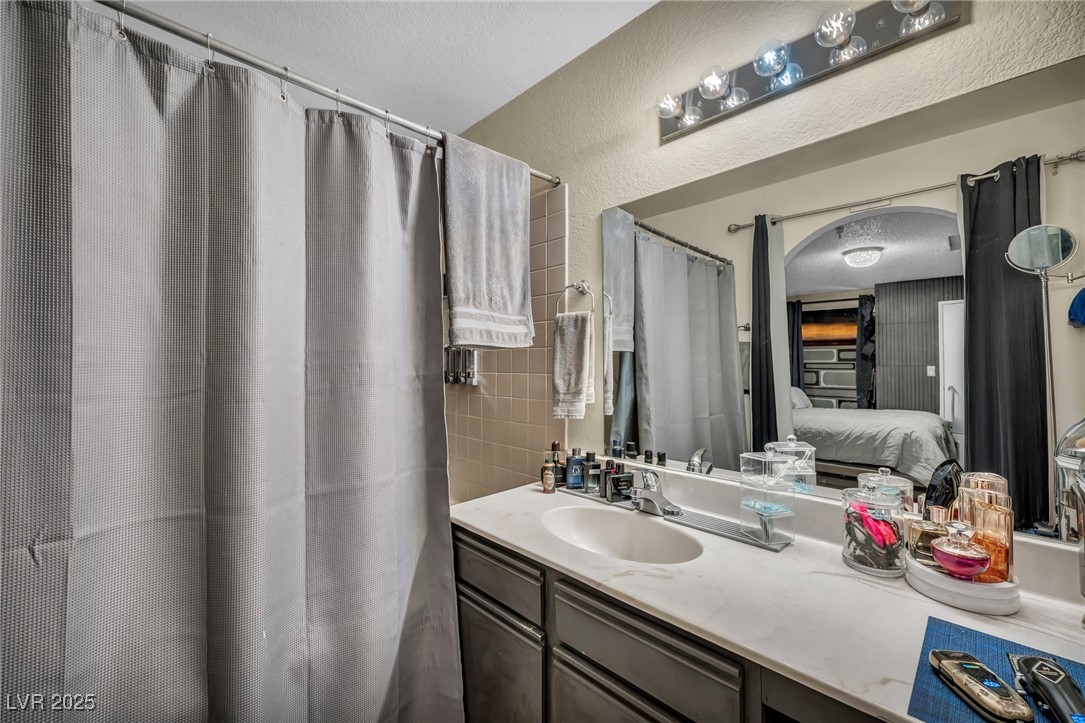 2200 South Fort Apache Road 2041