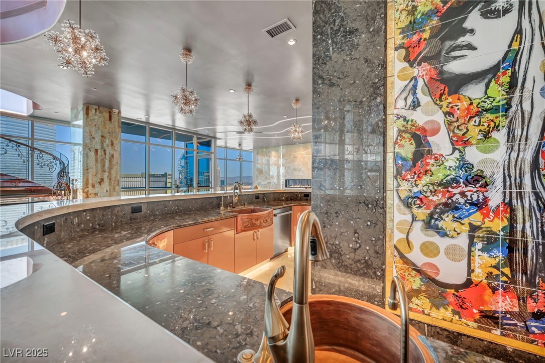 4525 Dean Martin Drive 2503