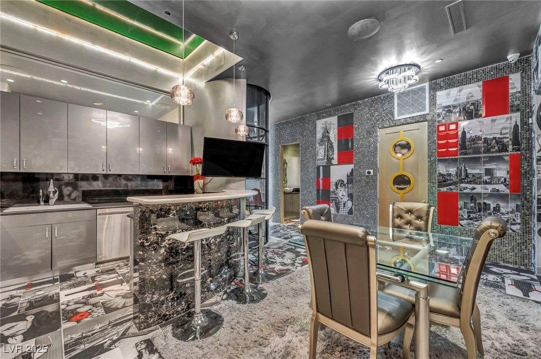 4525 Dean Martin Drive 2503