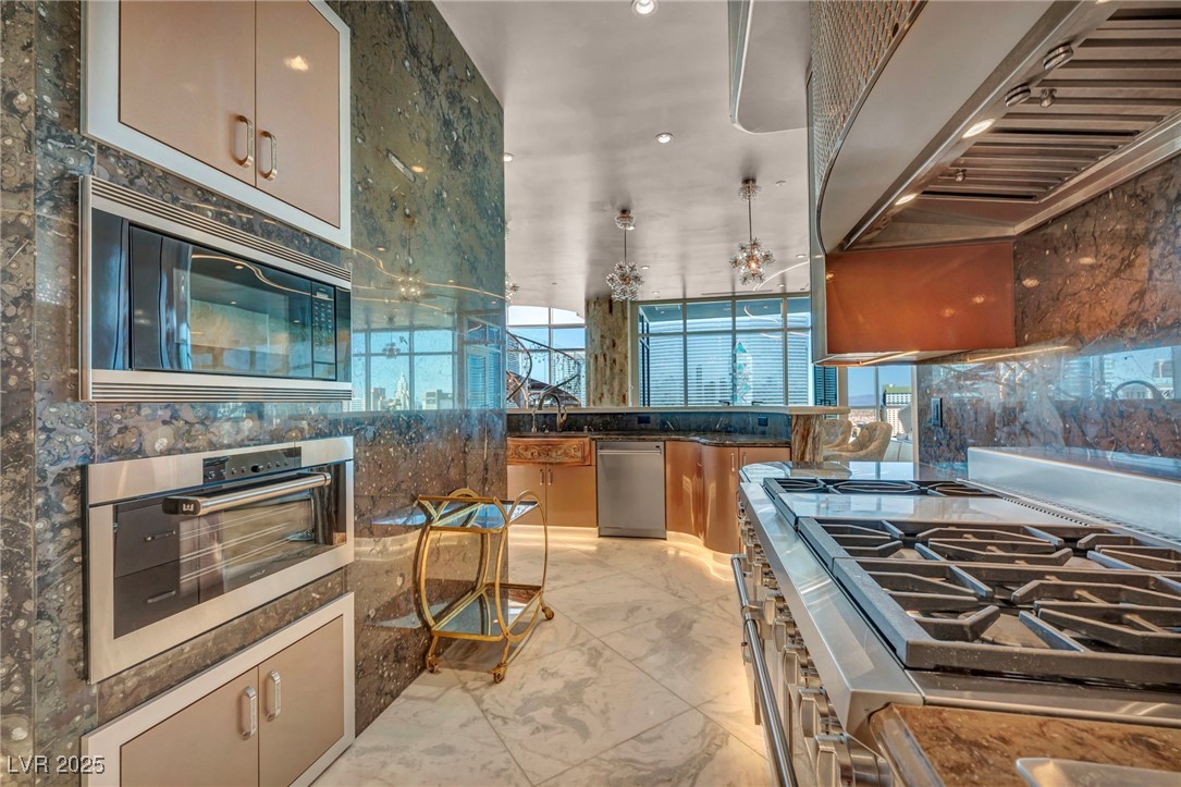 4525 Dean Martin Drive 2503