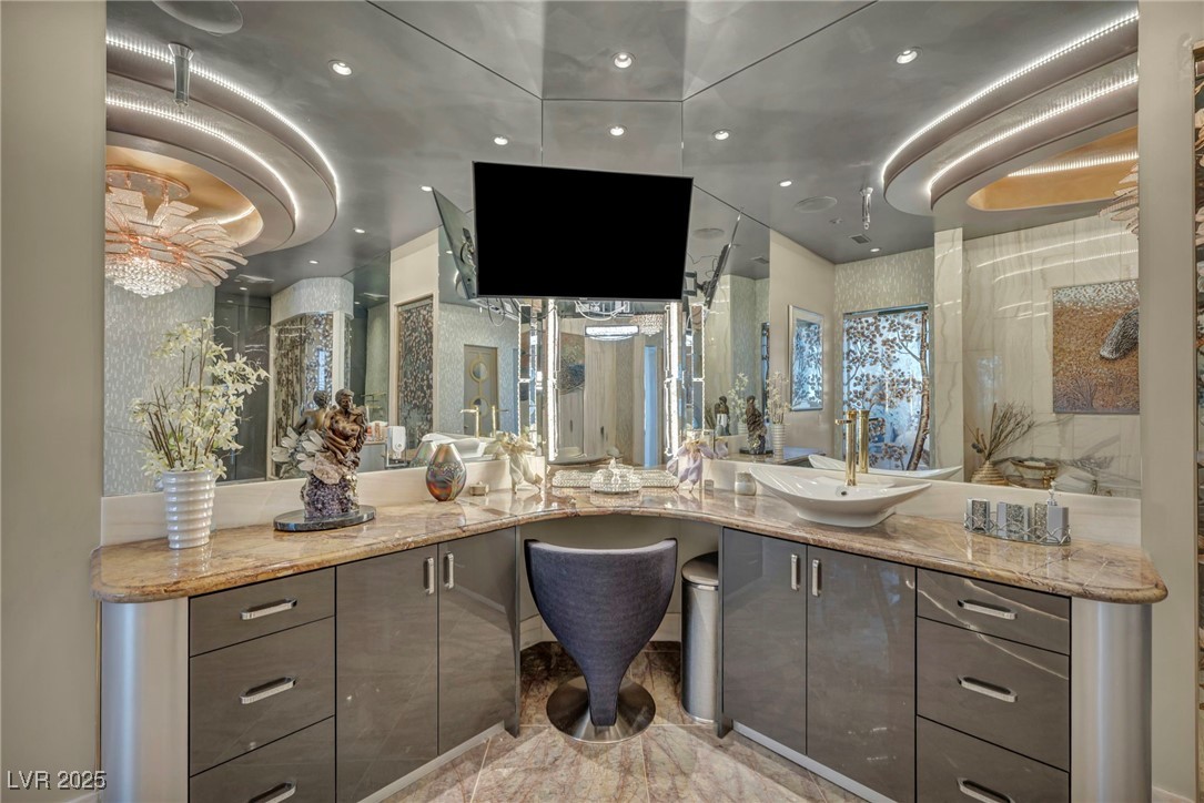 4525 Dean Martin Drive 2503