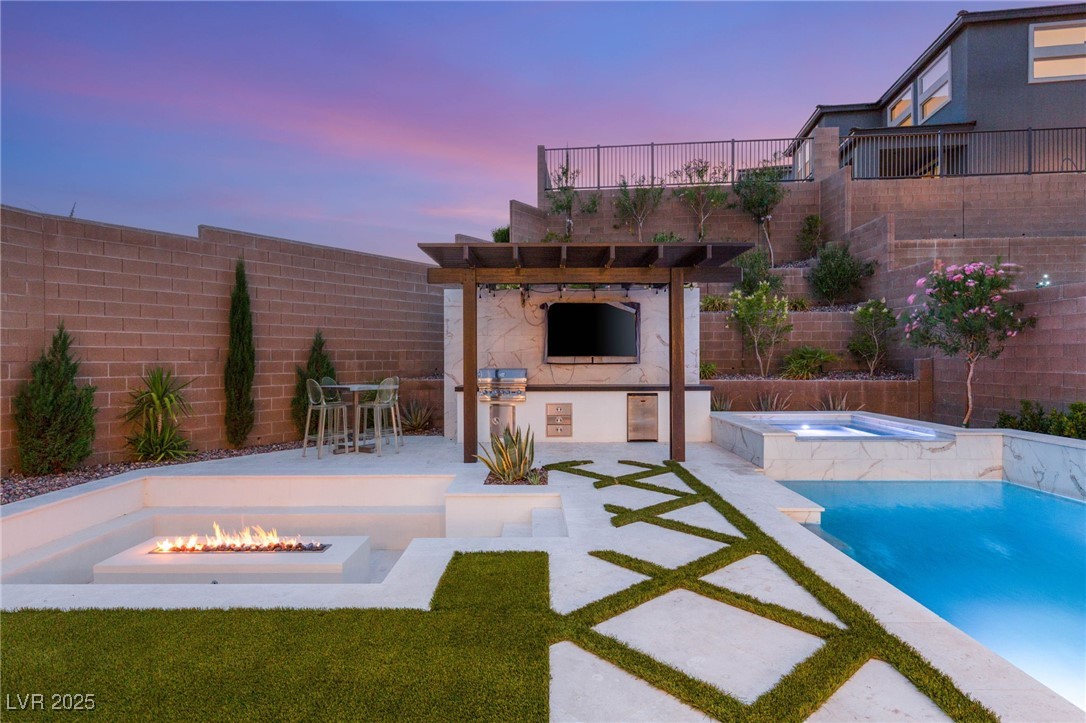 389 Red Feather Peak Court