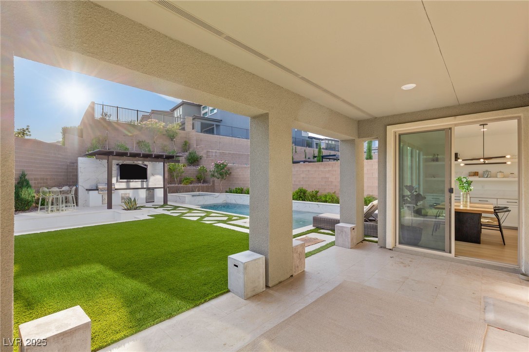 389 Red Feather Peak Court