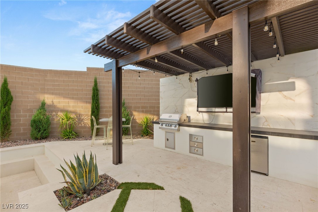 389 Red Feather Peak Court