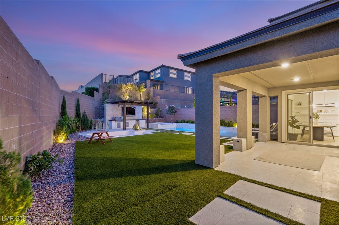 389 Red Feather Peak Court