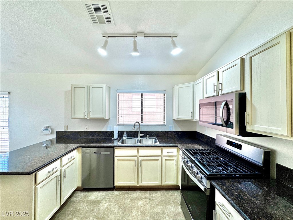 9344 Gray Duck Court