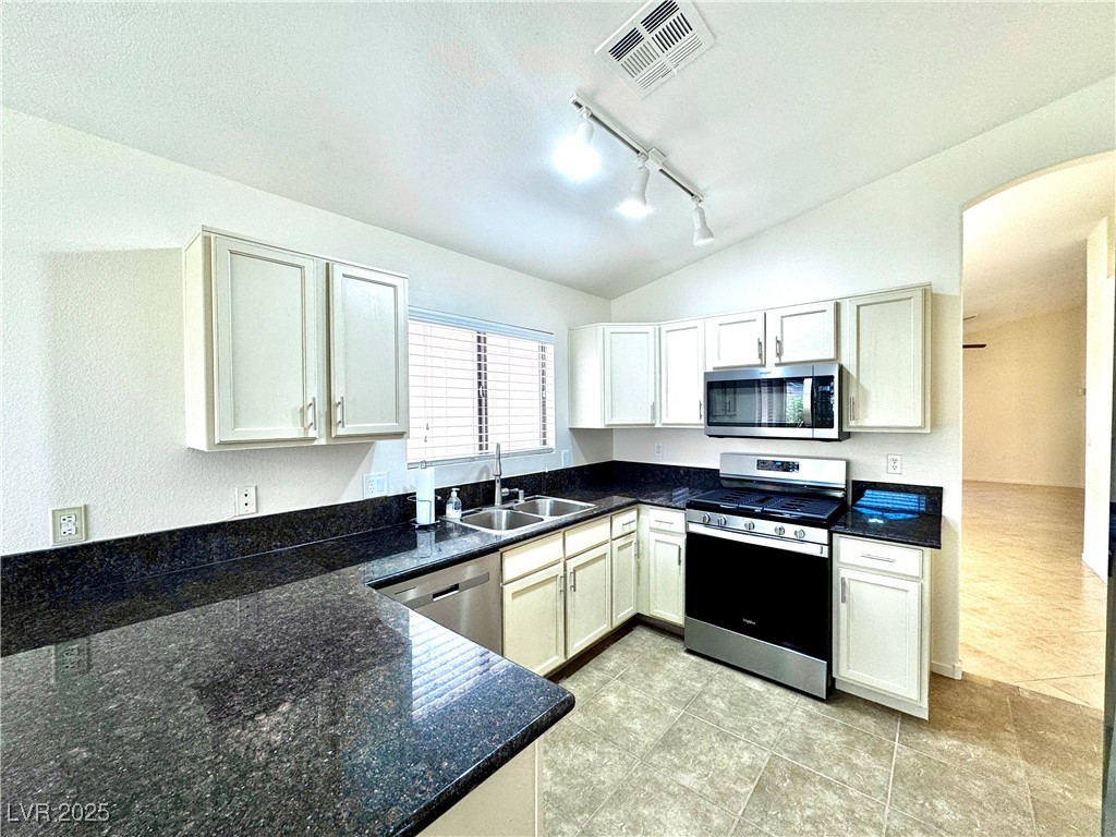 9344 Gray Duck Court