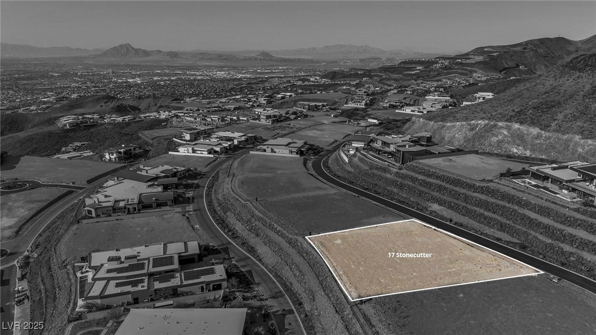 17 Stonecutter Court